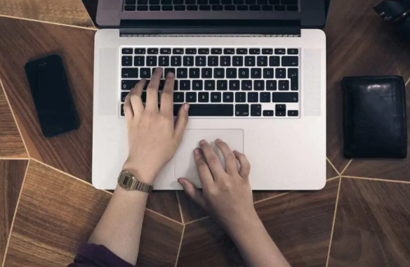 苹果计划在键盘的每个键上显示一个提示